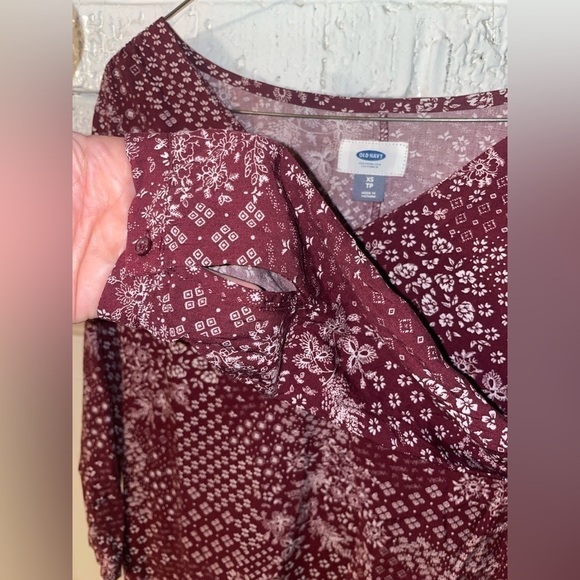 5/$25 Old Navy Floral Print 3/4 Sleeve Shift Dress - Picture 4 of 9